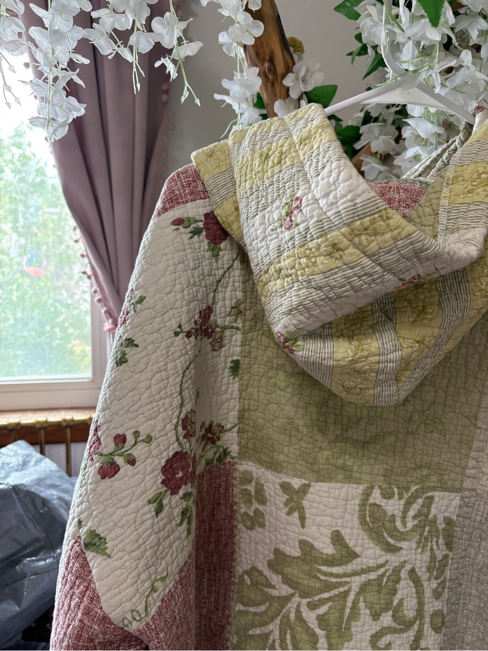 Patchwork Quilted Handmade Oversized Floral Hooded Pullover in Sage & Mauve - Picture 4 of 5
